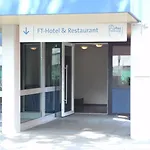 Ft Hotel *